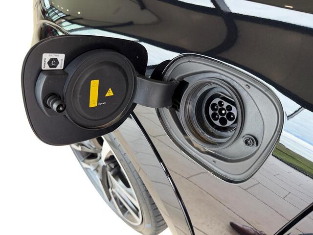 Volvo XC60 T8 Plug-in hybrid AWD Ultra Bright | Bowers & Wilkins | Luchtvering | Polestar Motor Tuning | Heico uitlaatpijpen
