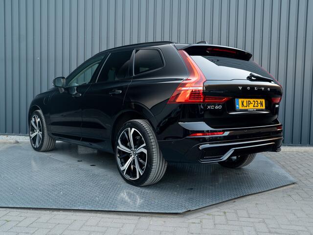 Volvo XC60 2.0 T8 Plug-in hybrid AWD Plus Dark | Pano | Trekhaak wegkl. | 360 Camera | Head Up | Harman/ Kardon | Prijs Rijklaar!!