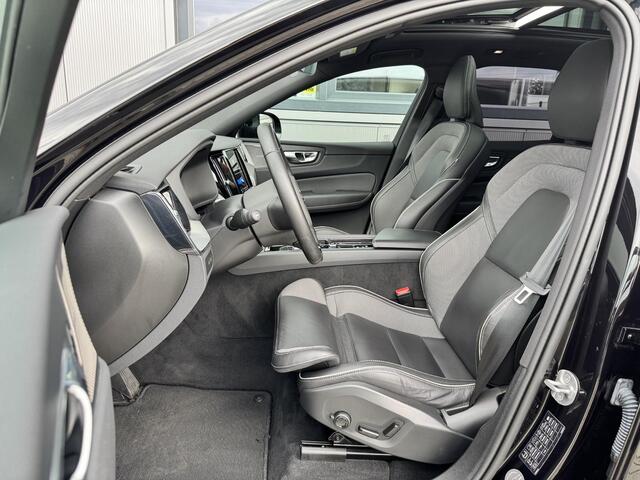 Volvo XC60 2.0 T6 Plug-in hybrid AWD Plus Black Edition 350 PK | Trekhaak | H/K | Pano | 360 Camera
