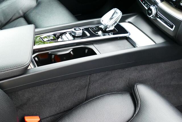 Volvo XC60 2.0 Recharge T6 AWD Inscription. Panodak, 360 Camera, Leer, Stoel&StuurVerw, 19"LMV