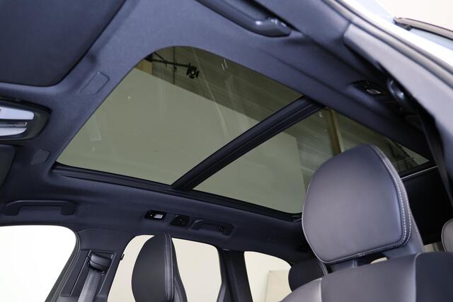 Volvo XC60 T8 Plug-in hybrid AWD Ultra Black Edition - Luchtvering - Panorama/schuifdak - IntelliSafe Assist & Surround - 360º Camera - Bowers & Wilkins audio - Adaptieve LED koplampen - Verwarmde voorstoelen, stuur & achterbank - Parkeersensoren voor & achter - Ele