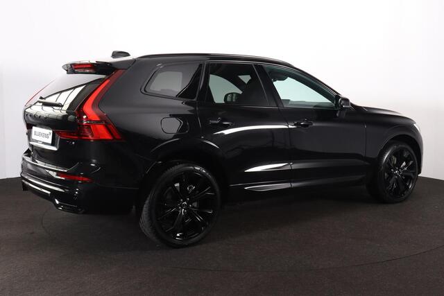 Volvo XC60 T6 Recharge AWD Plus Black Edition - Panorama/schuifdak - IntelliSafe Assist & Surround - 360º Camera - Harman/Kardon audio - Verwarmde voorstoelen, stuur & achterbank - Parkeersensoren voor & achter - Elektr. bedienb. voorstoelen met geheugen - Head up d