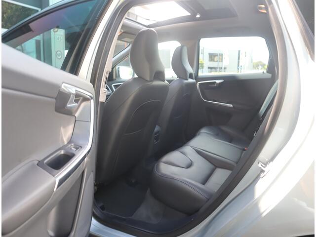 Volvo XC60 2.0 T5 FWD Polar+ Panodak / Stoelverw. / Lage KM Uitzonderlijk nette staat!
