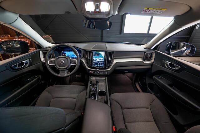 Volvo XC60 2.0 T6 Plug-in hybrid AWD Essential Edition Bright Schuifdak | Camera