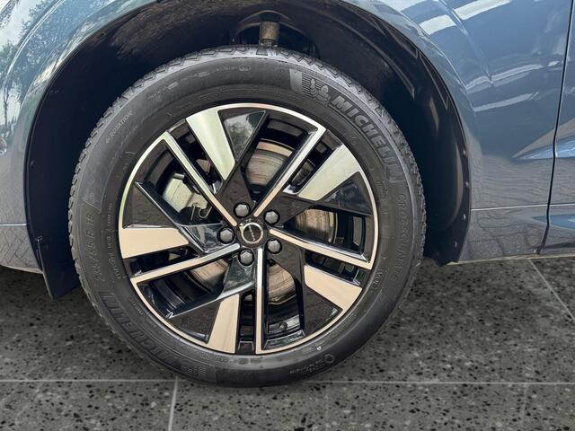 Volvo XC60 T6 Plug-in hybrid AWD Plus Dark |Modeljaar 2026 |Trekhaak |Schuifdak |360 camera|