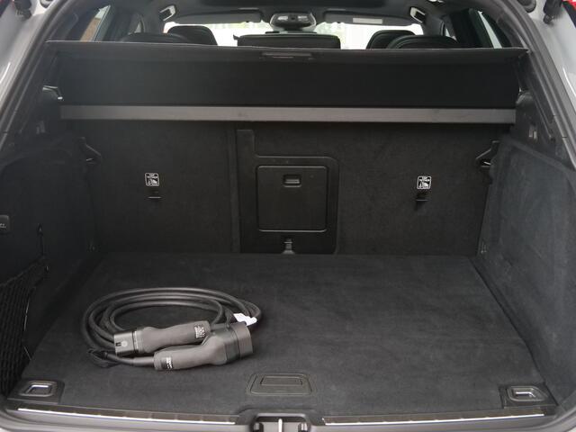 Volvo XC60 2.0 T6 Plug-in hybrid AWD Plus Dark 350 Pk Automaat Navi / DAB / Apple Carplay / Pano-dak