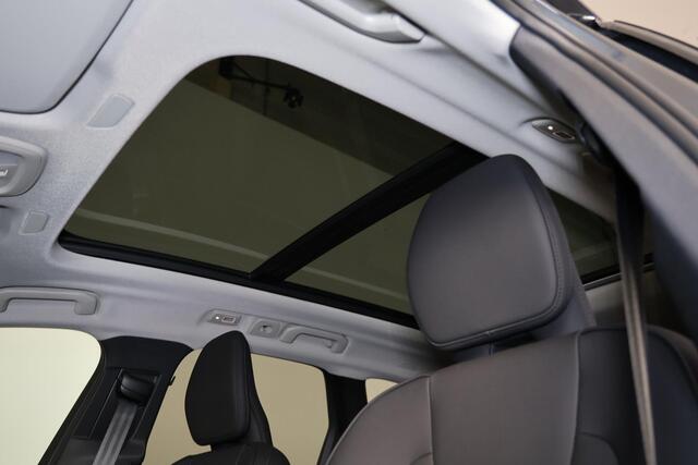 Volvo XC60 T6 Recharge AWD Plus Bright - Panorama/schuifdak - IntelliSafe Assist & Surround - 360º Camera - Harman/Kardon audio - Adaptieve LED koplampen - Verwarmde voorstoelen, stuur & achterbank - Parkeersensoren voor & achter - Elektr. bedienb. voorstoelen met g