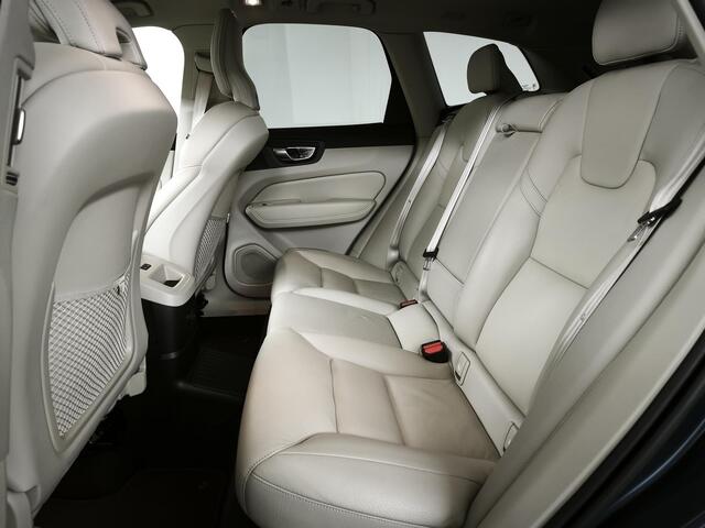 Volvo XC60 2.0 T6 Plug-in hybrid AWD Plus Bright 350PK SOH 95,9% | Elek. Trekhaak | Panoramadak | Adaptieve Cruise Control | Memory Seats | Leder| Dodehoekdetectie