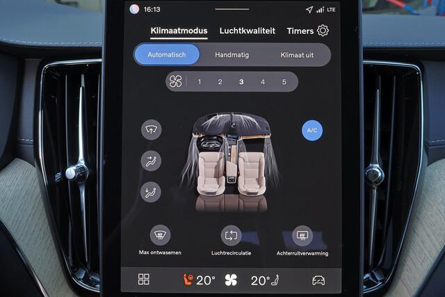 Volvo XC60 T8 Recharge AWD Ultra Dark - Panorama/schuifdak - IntelliSafe Assist & Surround - 360º Camera - Harman/Kardon audio - Adaptieve LED koplampen - Verwarmde voorstoelen, stuur & achterbank - Parkeersensoren voor & achter - Elektr. bedienb. voorstoelen met ge