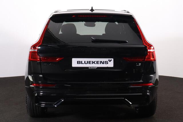 Volvo XC60 T8 Recharge AWD Plus Black Edition - Panorama/schuifdak - IntelliSafe Assist & Surround - Harman/Kardon audio - Adaptieve LED koplampen - Parkeercamera achter - Verwarmde voorstoelen, stuur & achterbank - Parkeersensoren voor & achter - Elektr. bedienb. v