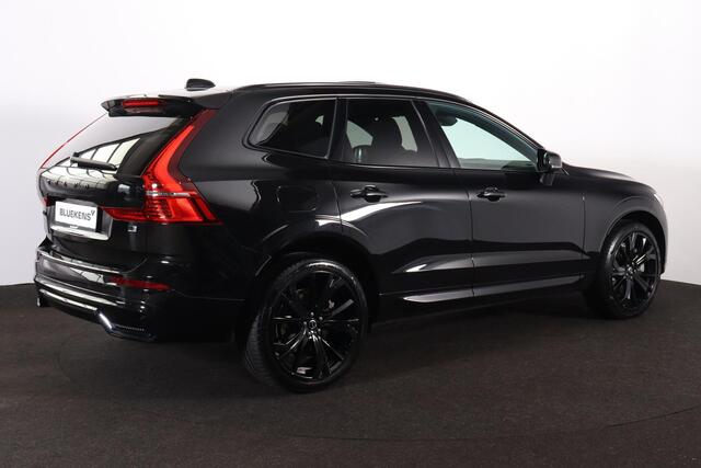 Volvo XC60 T8 Recharge AWD Plus Black Edition - Panorama/schuifdak - IntelliSafe Assist & Surround - Harman/Kardon audio - Adaptieve LED koplampen - Parkeercamera achter - Verwarmde voorstoelen, stuur & achterbank - Parkeersensoren voor & achter - Elektr. bedienb. v