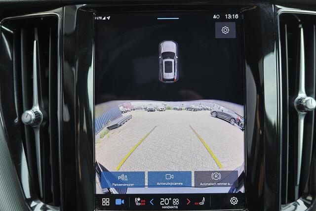 Volvo XC60 T8 Recharge AWD Plus Black Edition - Panorama/schuifdak - IntelliSafe Assist & Surround - Harman/Kardon audio - Adaptieve LED koplampen - Parkeercamera achter - Verwarmde voorstoelen, stuur & achterbank - Parkeersensoren voor & achter - Elektr. bedienb. v