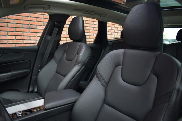 Volvo XC60 T6 350PK Plug-in hybrid AWD Ultra Dark | Head Up Display | Panoramadak |