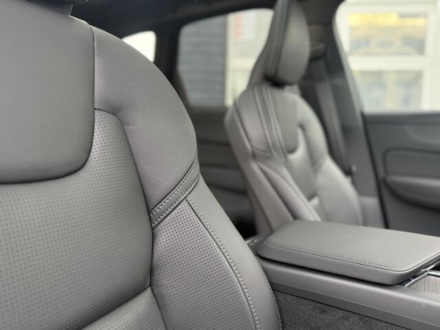 Volvo XC60 2.0 T8 Plug-in hybrid AWD Ultra Dark Exec. Ed. Edition | Luchtvering | 22" | Gelamineerd Glas | Bowers & Wilkins | Stoelmassage & Ventilatie | MY '27 |