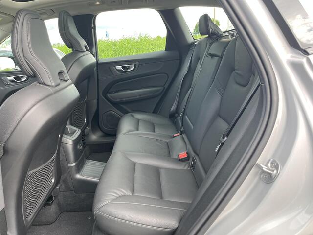 Volvo XC60 T6 Plug-in hybrid AWD Plus Dark | Panoramadak | Trekhaak | 360 Graden Camera | Memoryseats |