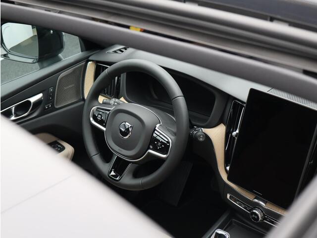 Volvo XC60 2.0 T6 Plug-in hybrid AWD Plus Dark / Pano. dak / Harman Kardon Audio / all season banden / Stoel- + stuurwielverwarming / Elektr. stoelverstelling / BLIS /