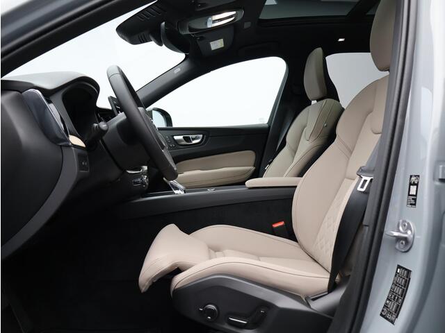 Volvo XC60 2.0 T6 Plug-in hybrid AWD Plus Dark / Pano. dak / Harman Kardon Audio / all season banden / Stoel- + stuurwielverwarming / Elektr. stoelverstelling / BLIS /