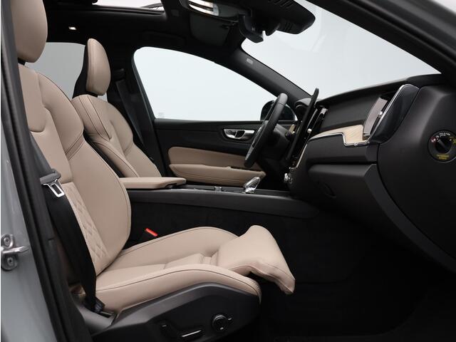 Volvo XC60 2.0 T6 Plug-in hybrid AWD Plus Dark / Pano. dak / Harman Kardon Audio / all season banden / Stoel- + stuurwielverwarming / Elektr. stoelverstelling / BLIS /
