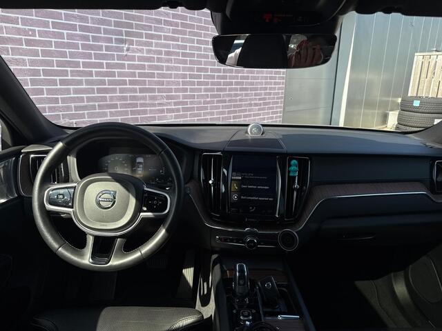 Volvo XC60 2.0 T8 Twin Engine AWD Inscription | Plug-in Hybrid (PHEV) | Luchtvering | Head-up Display | Nappaleder | Stoelventilatie | Trekhaak | Bowers Wilkins Audio | 360 Graden Camera | Panoramadak | BLIS | Cruise Control Adaptief | Lichtmetalen Velgen 22 inch | 