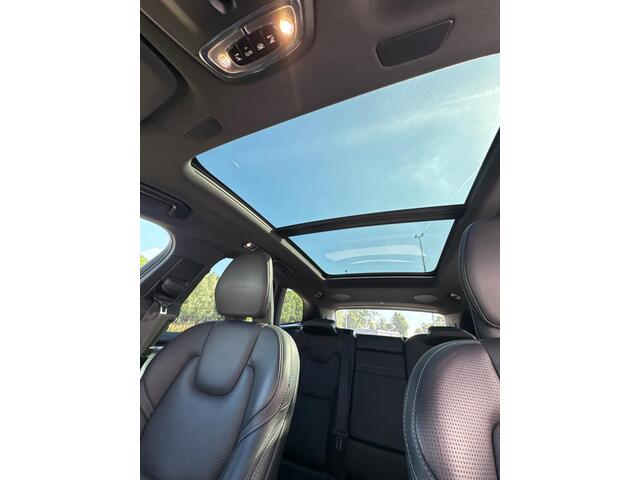 Volvo XC60 2.0 T8 Twin Engine AWD Inscription | Plug-in Hybrid (PHEV) | Luchtvering | Head-up Display | Nappaleder | Stoelventilatie | Trekhaak | Bowers Wilkins Audio | 360 Graden Camera | Panoramadak | BLIS | Cruise Control Adaptief | Lichtmetalen Velgen 22 inch | 