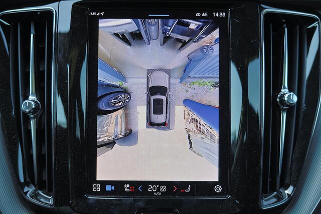 Volvo XC60 T8 Recharge AWD Plus Dark - Panorama/schuifdak - IntelliSafe Assist & Surround - 360º Camera - Harman/Kardon audio - Adaptieve LED koplampen - Verwarmde voorstoelen, stuur & achterbank - Parkeersensoren voor & achter - Elektr. bedienb. voorstoelen met geh