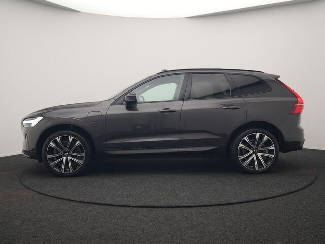 Volvo XC60 T6 AWD R-Design Long Range PHEV 398pk Dealer O.H | Trekhaak Af Fabriek | Panodak | Adaptive Cruise | Harman / Kardon | Camera | Lederen Sportstoelen Memory & Verwarmd | Keyless | Google Assist | Pilot Assist | Navigatie | Virtual | DAB | 21"L.M | Plug In 