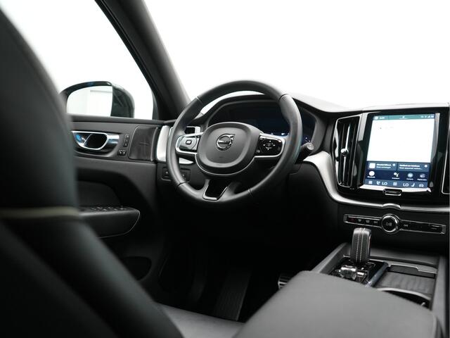 Volvo XC60 T6 AWD R-Design Long Range PHEV 398pk Dealer O.H | Trekhaak Af Fabriek | Panodak | Adaptive Cruise | Harman / Kardon | Camera | Lederen Sportstoelen Memory & Verwarmd | Keyless | Google Assist | Pilot Assist | Navigatie | Virtual | DAB | 21"L.M | Plug In 