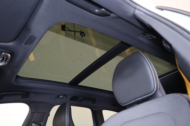 Volvo XC60 T8 Recharge AWD Polestar Engineered - IntelliSafe Assist & Surround - Panoramisch schuif-/kanteldak - 360º camera - Head-up display - Elektrisch bedienb. voorstoelen met geheugen - Verwarmbare voorstoelen & stuurwiel - Adaptieve LED verlichting - 21 inch
