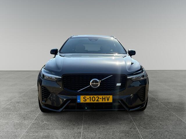 Volvo XC60 2.0 T6 Plug-in hybrid AWD Ultimate Dark | Luchtvering | Ventilatie+/Massage | 22'' LM | Trekhaak | BTW |