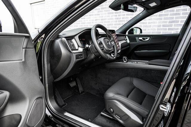 Volvo XC60 T6 Plug-in hybrid AWD Essential | Gratis Trekhaak | Adaptieve Cruise Control | Park assist | Getint Glas | Leder | Driver assist | Stoel- / stuurwielverwarming | All Season banden | Zwarte hemel
