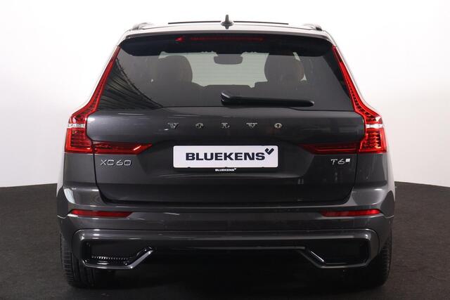 Volvo XC60 T6 Recharge AWD Ultra Dark - Luchtvering - Panorama/schuifdak - IntelliSafe Assist & Surround - 360º Camera - Bowers & Wilkins audio - Verwarmde voorstoelen, stuur & achterbank - Parkeersensoren voor & achter - Elektr. bedienb. voorstoelen met geheugen - 