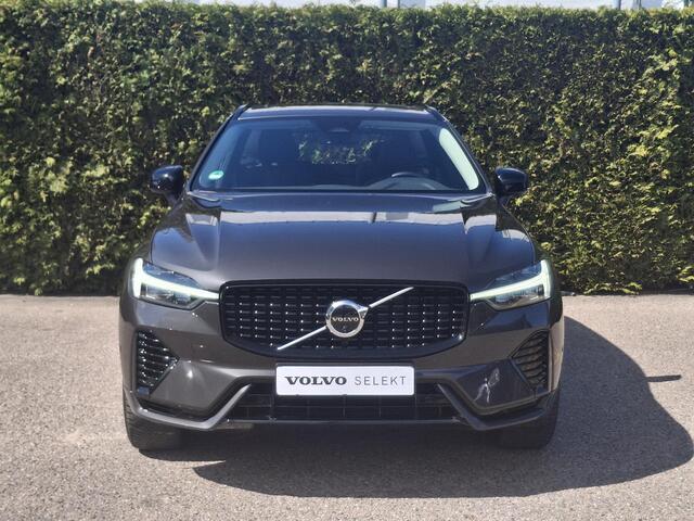 Volvo XC60 T6 Plug-in hybrid AWD Plus Dark | Panoramadak | 360 camera | Trekhaak | Stoel/Stuur Verwarming |