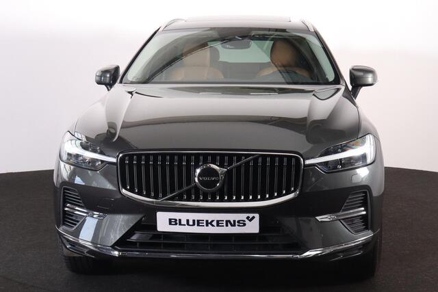 Volvo XC60 T6 Plug-in hybrid AWD Inscription Expression - Panorama/schuifdak - Intellisafe Assist - Full LED - Verwarmbare voorstoelen - Trekhaak semi-elektrisch wegklapbaar - Lederen bekleding - Parkeersensoren achter