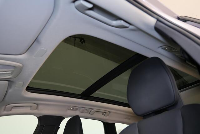 Volvo XC60 T6 Recharge AWD Plus Dark - Panorama/schuifdak - IntelliSafe Assist & Surround - 360º Camera - Harman/Kardon audio - Verwarmde voorstoelen, stuur & achterbank - Parkeersensoren voor & achter - Elektr. bedienb. voorstoelen met geheugen - Head up display - 