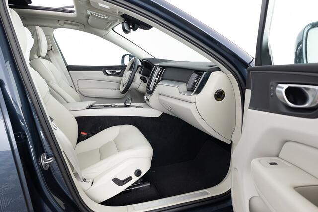 Volvo XC60 2.0 T6 Plug-in hybrid AWD Core Bright | PANORAMADAK | LEDER