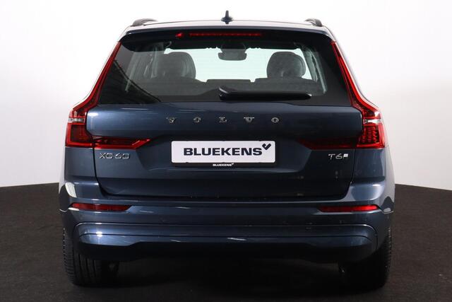 Volvo XC60 T6 Recharge AWD Core - IntelliSafe Assist & Surround - 360º Camera - Harman/Kardon audio - Verwarmde voorstoelen, stuur & achterbank - Parkeersensoren voor & achter - Draadloze tel. lader - 18' LMV