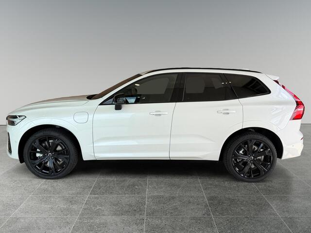 Volvo XC60 T6 Plug-in hybrid AWD Plus Black Edition | Panoramadak | Trekhaak | 360 camera
