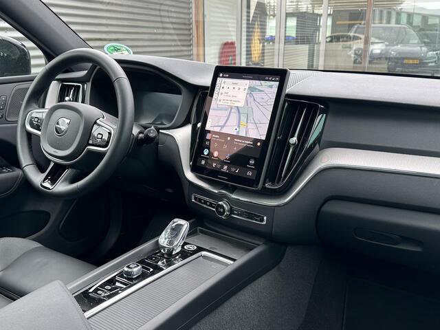 Volvo XC60 2.0 T6 Plug-in hybrid AWD Plus Black Edition / Trekhaak / Pano. dak / Head-up display / Harman Kardon / 360 camera / Seat memory / Elek. verstelbare stoelen / Voor+achter+stuur verwarmd /