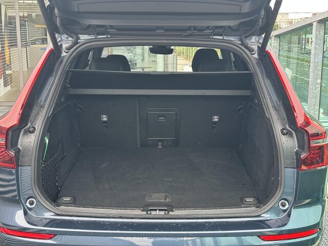 Volvo XC60 2.0 T6 Plug-in hybrid AWD Plus Black Edition / Trekhaak / Pano. dak / Head-up display / Harman Kardon / 360 camera / Seat memory / Elek. verstelbare stoelen / Voor+achter+stuur verwarmd /