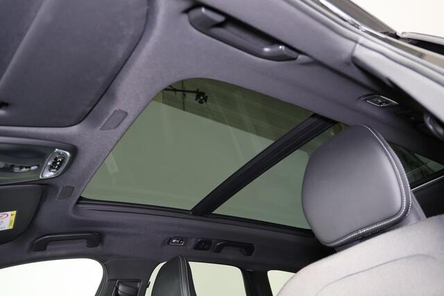 Volvo XC60 Recharge T6 AWD Inscription - Panorama/schuifdak - IntelliSafe Assist & Surround - 360º Camera - Harman/Kardon audio - Adaptieve LED koplampen - Verwarmde voorstoelen, stuur & achterbank - Parkeersensoren voor & achter - Elektr. bedienb. voorstoelen met g