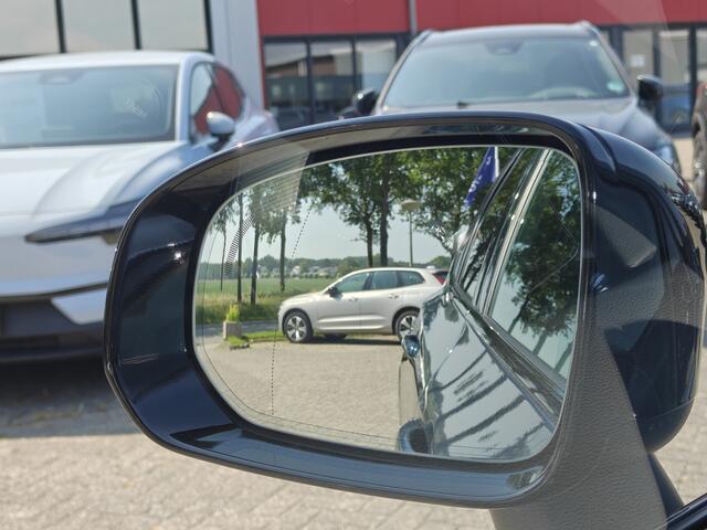 Volvo XC60 T8 455PK Plug-in hybrid AWD Plus Black Edition | Facelift | Trekhaak | Blis | Luchtvering | Pano | ACC | 360 Camera | HUD | H&K | Elektr. stoelen |