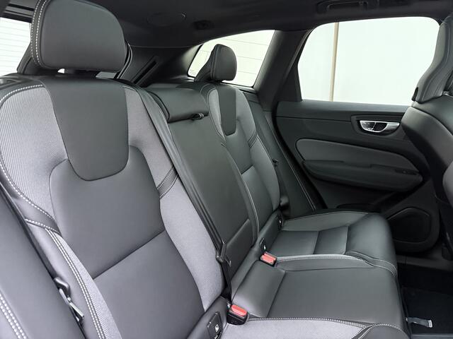 Volvo XC60 T6 350pk Ultra Black Edition / Luchtvering / Contourstoelen / Panorama dak / HUD / 360 graden camera /