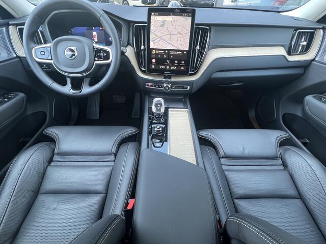 Volvo XC60 2.0 T8 455 Pk AWD Ultra Bright Facelift model 2026 ! Trekhaak Luchtvering Bowers Wilkins Comfortstoelen Nappa leer + Massage + Ventilatie 360 Camera Panoramadak 21 Inch Velgen Pilot Assist ACC BLIS Apple Carplay Android Au Vol Opties en in Nieuwstaat ! Lo