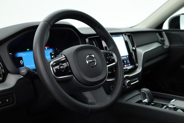 Volvo XC60 2.0 T6 Plug-in hybrid AWD Plus Dark | RIJKLAAR!! | Pano | Leder | Trekhaak | Adapt. Cruise | Stoel- Stuurverw. | 360cam | Memory | Harman Kardon