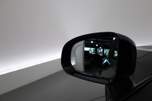 Volvo XC60 2.0 T6 Plug-in hybrid AWD Plus Dark | RIJKLAAR!! | Pano | Leder | Trekhaak | Adapt. Cruise | Stoel- Stuurverw. | 360cam | Memory | Harman Kardon