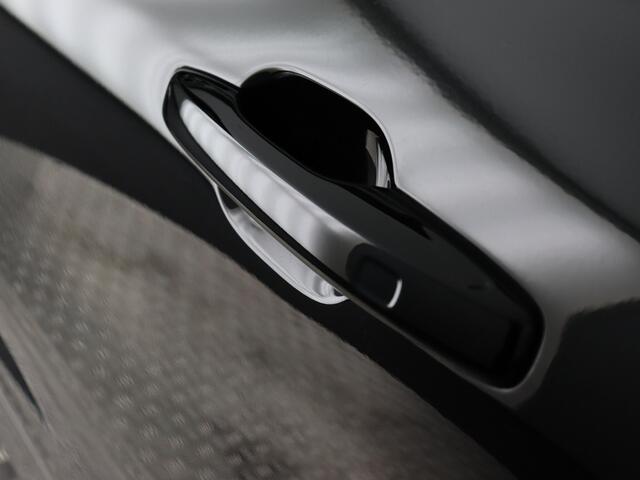Volvo XC60 2.0 T6 Plug-in hybrid AWD Plus Black Edition (Pano / Camera / ACC / H&K / Stoel-Stuurverw. / Elek. achterklep / 21'')