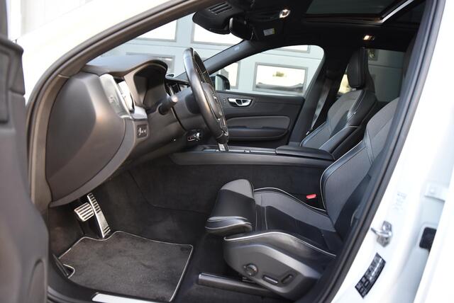Volvo XC60 2.0 T8 Twin Engine AWD R-Design PANO TREKHAAK HUD