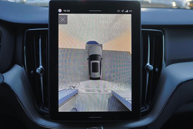 Volvo XC60 T6 Recharge AWD Plus Black Edition - Panorama/schuifdak - IntelliSafe Assist & Surround - 360º Camera - Harman Kardon audio - Adaptieve LED koplampen - Verwarmde voorstoelen, stuur & achterbank - Parkeersensoren voor & achter - Elektr. bedienb. voorstoele