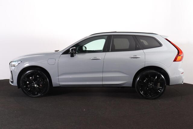 Volvo XC60 T6 Recharge AWD Plus Black Edition - Panorama/schuifdak - IntelliSafe Assist & Surround - 360º Camera - Harman Kardon audio - Adaptieve LED koplampen - Verwarmde voorstoelen, stuur & achterbank - Parkeersensoren voor & achter - Elektr. bedienb. voorstoele