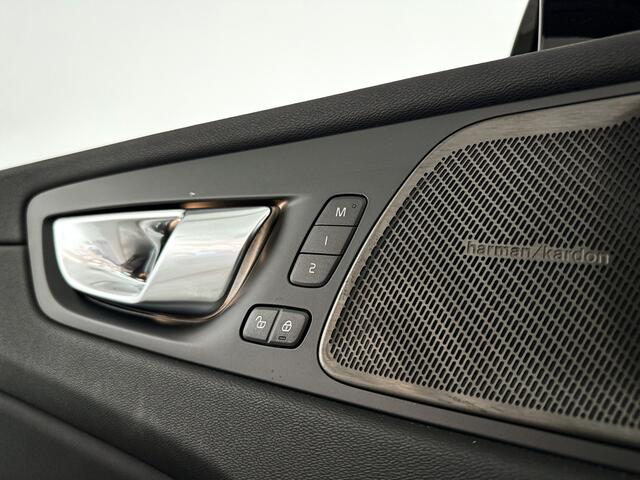 Volvo XC60 T6 Plug-in hybrid AWD Plus Dark | Panoramadak | 360° camera | Head-up display | Harman Kardon | Stoel- en stuurverwarming | Trekhaak